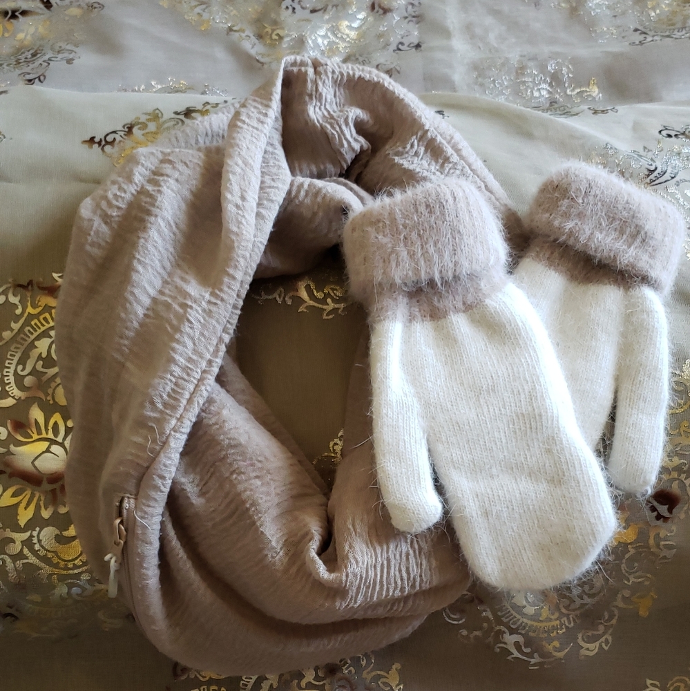 Sholdit Scarf and Mittens